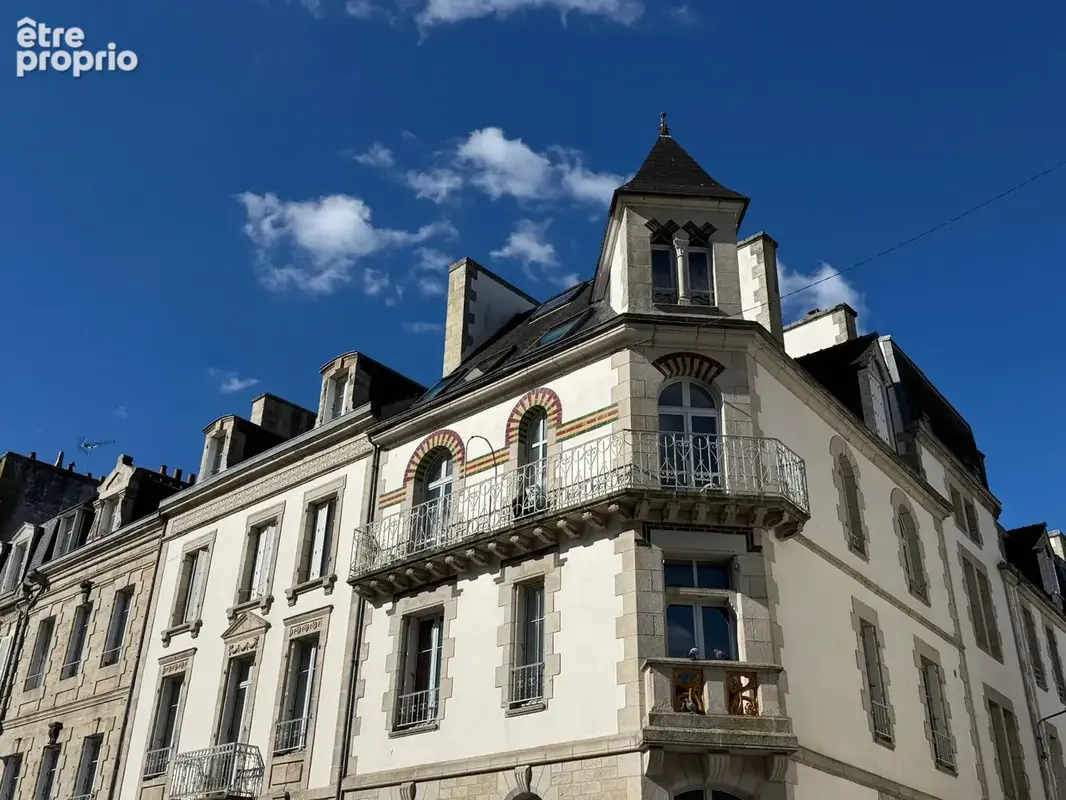 Dernier etage avec ASCENSEUR sur les Quais - photo 2