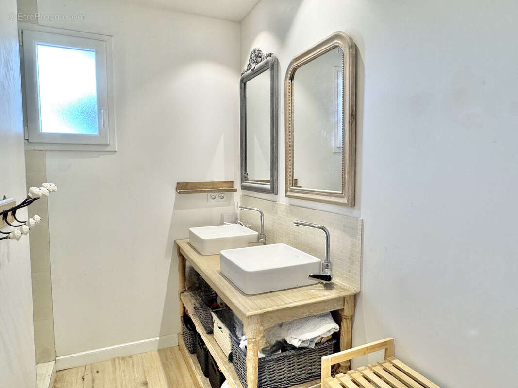 Appartement à CRAPONNE