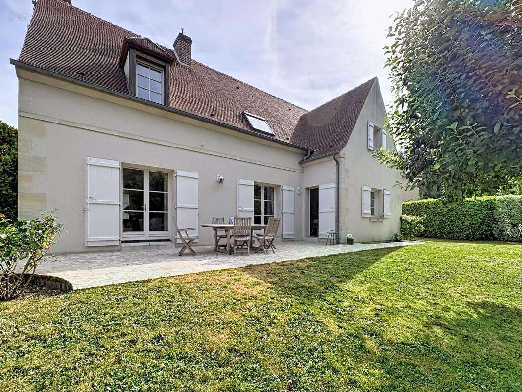 L ISLE ADAM (95) : Maison 170m² 850m² terrain 5 chambres - photo 2