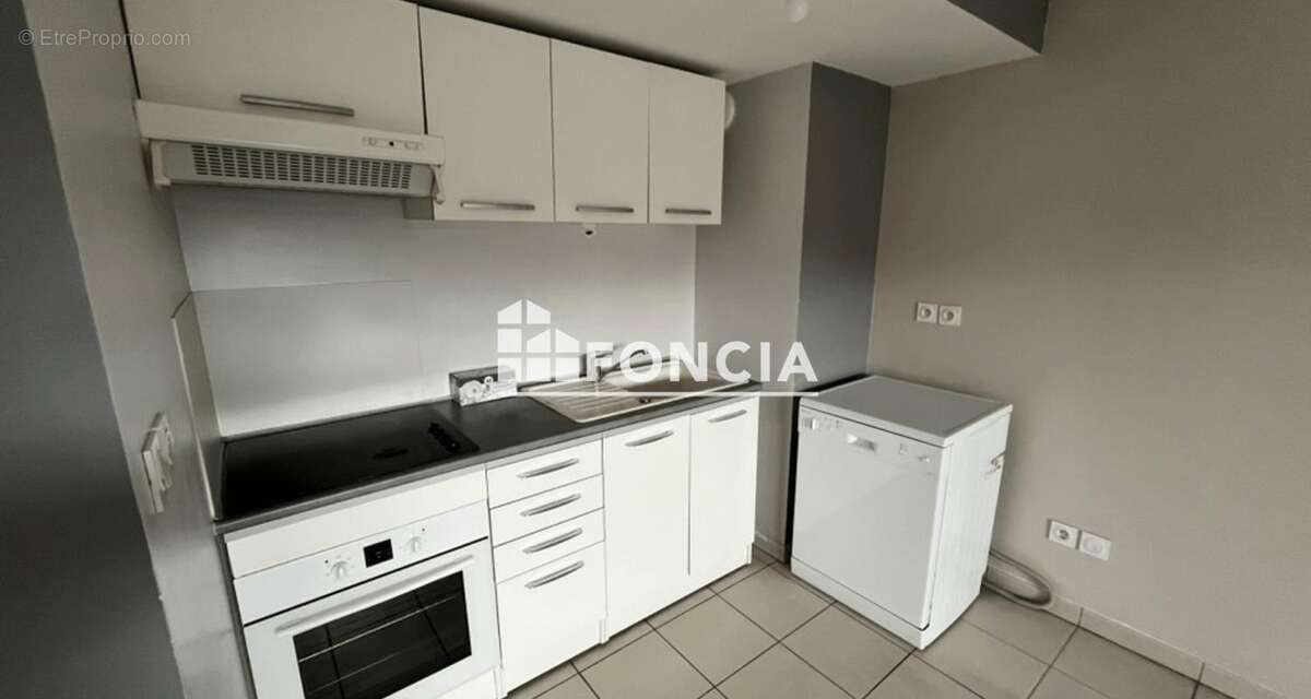 Appartement à BONNE