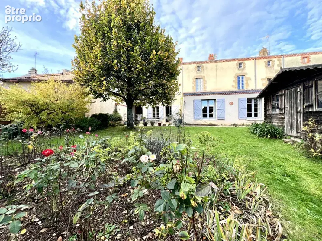 Maison Montfaucon Montigne 7 pièce(s) 206 m2 - photo 4