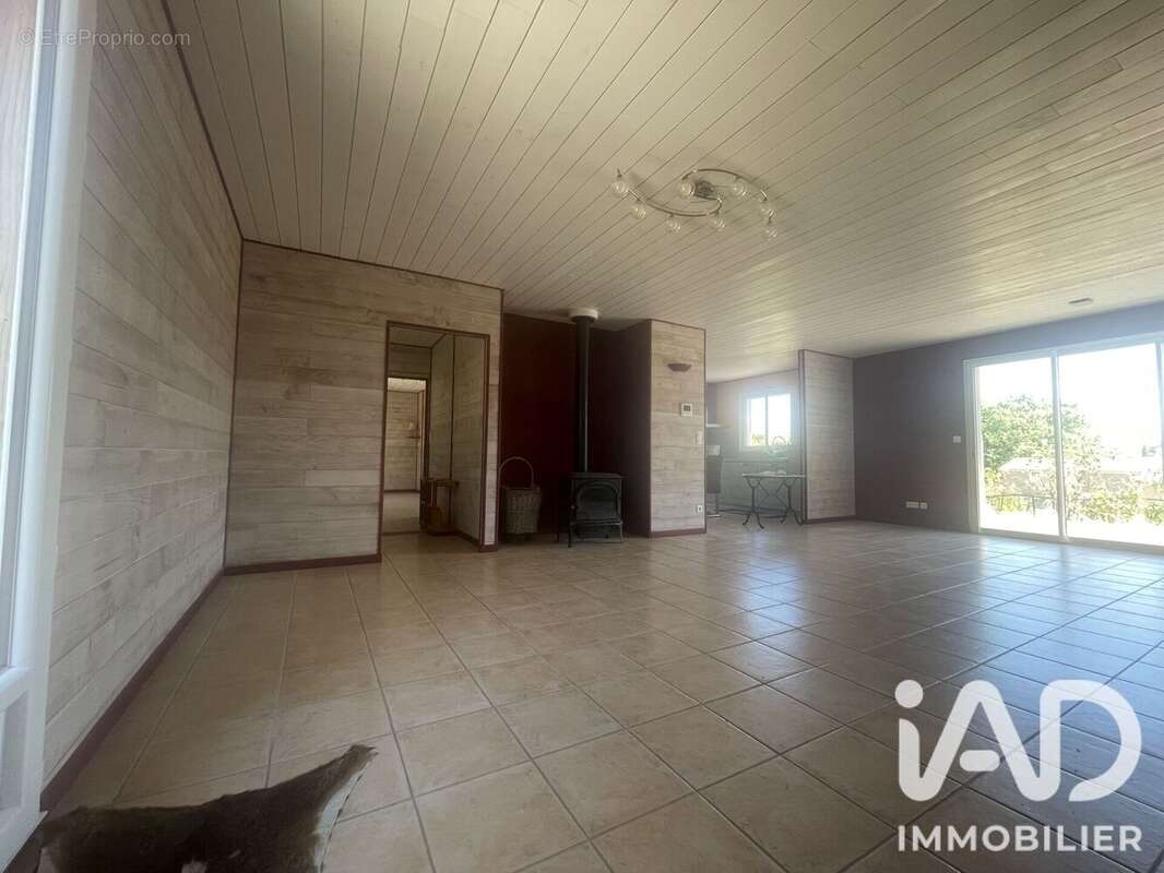 Maison 103 m² à Villeneuve-Minervois  - photo 3