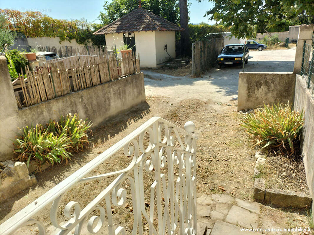 Très bel appartement 55 m² - Jardins privatifs , terrasse et stationnements - photo 9