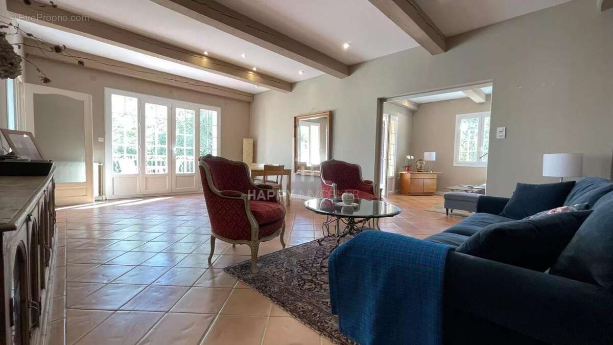 Maison à FONTVIEILLE