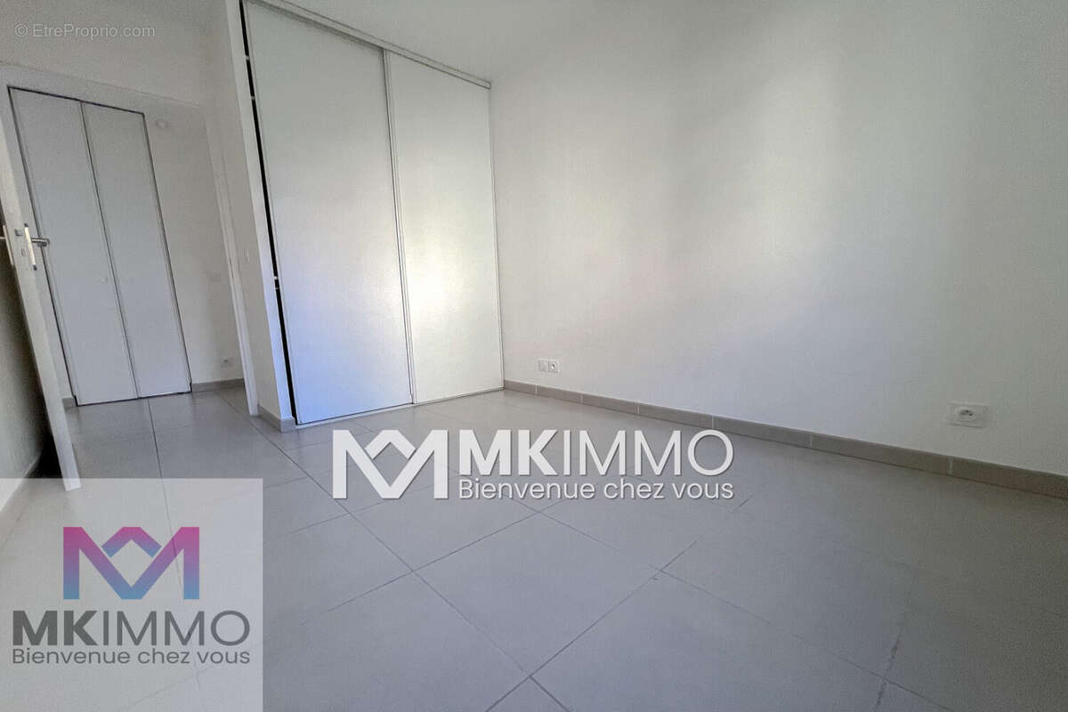 Appartement à SAINT-LAURENT-DU-VAR