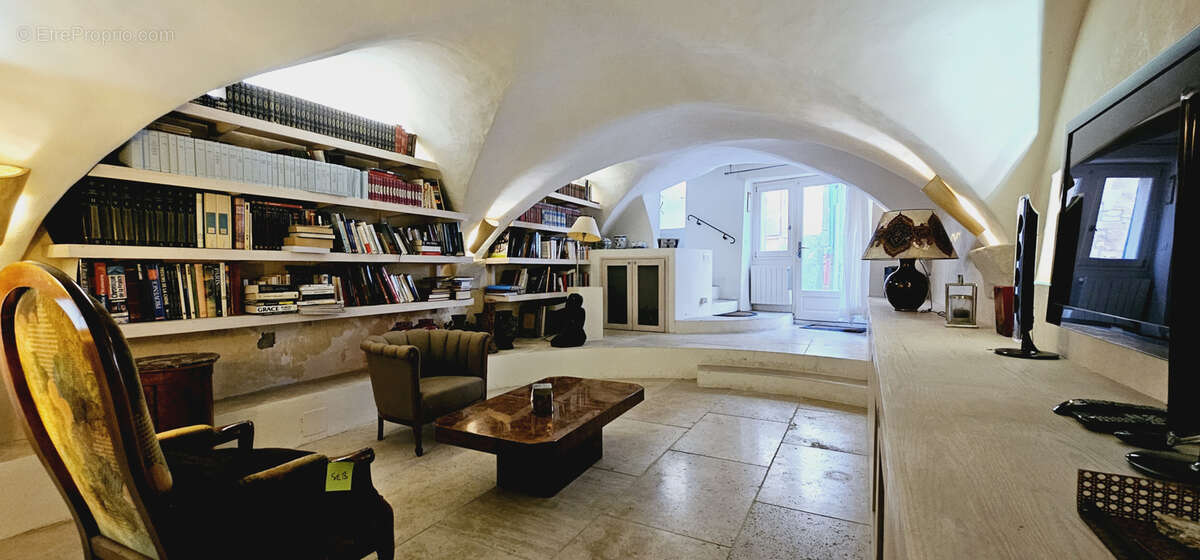 Appartement à LA CADIERE-D'AZUR