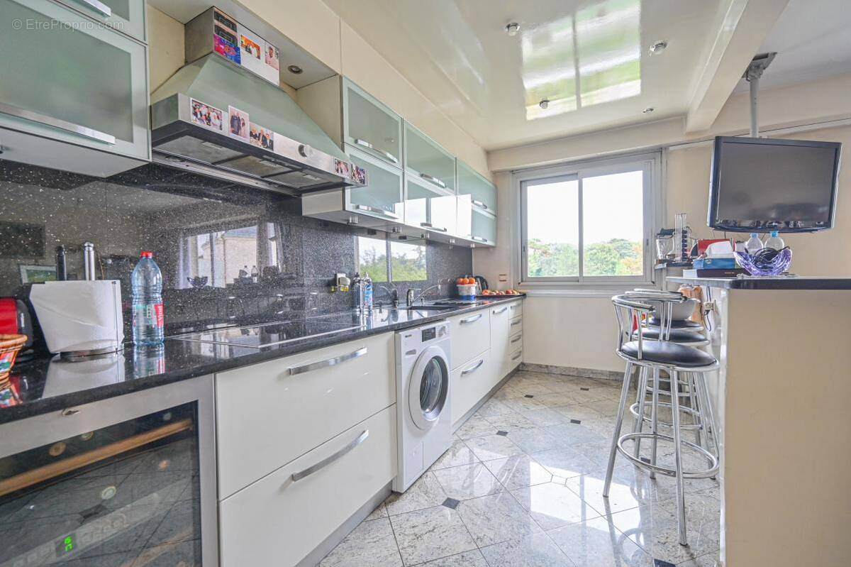 Appartement à CHARENTON-LE-PONT