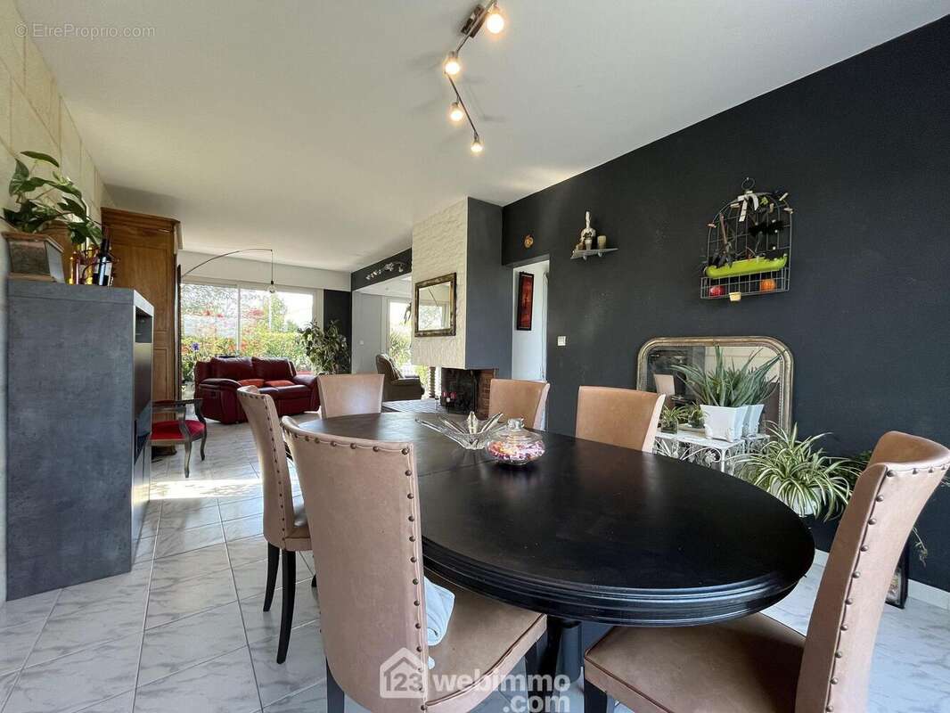 Maison 137 m² à Saint-Medard-En-Jalles  - photo 9