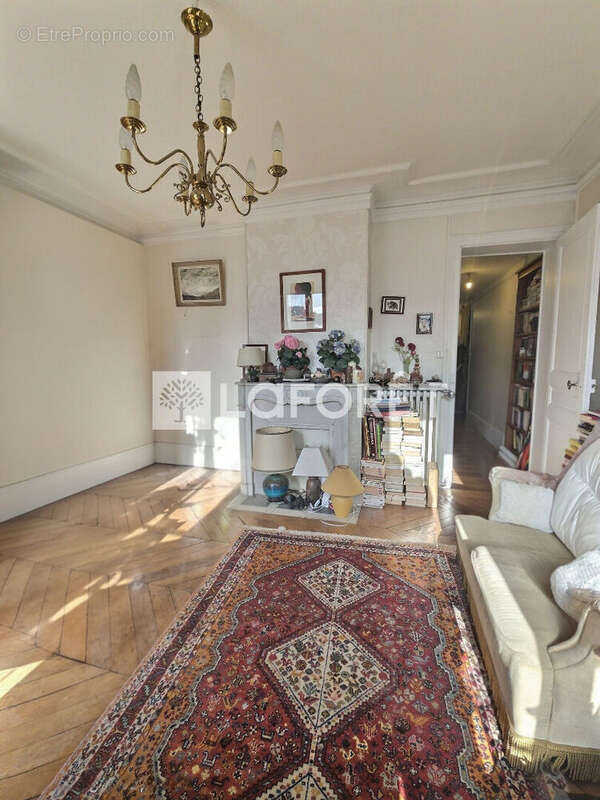 Appartement à NEUILLY-SUR-SEINE