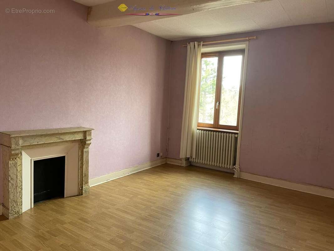 Maison à LA CLAYETTE