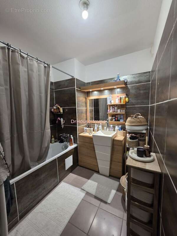 Appartement à MARSEILLE-3E