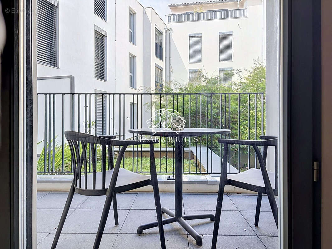 Appartement à NEUVILLE-SUR-SAONE
