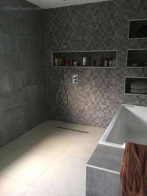 Maison à PETIT-BOURG