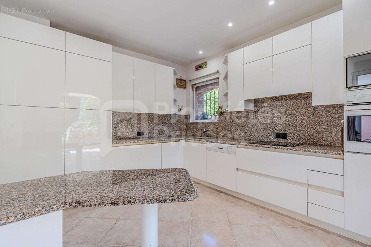 Villa 182m²  - 4 pièces - 3 chambres - terrain 1 500 m² - photo 8