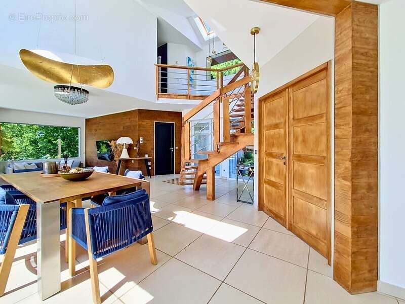 Villa d'exception avec vue lac, piscine et prestations haut de gamme - photo 4