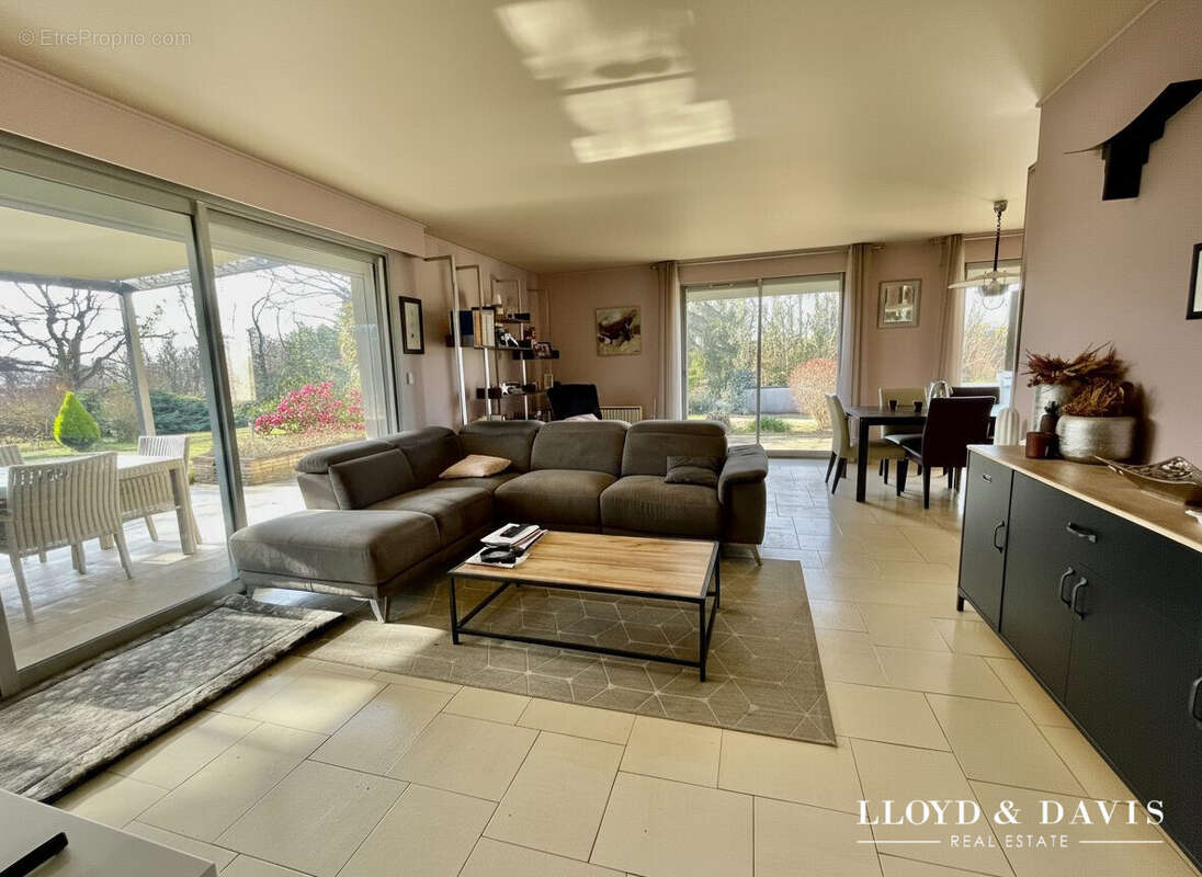 Maison à SAINT-MARCEL-LES-VALENCE