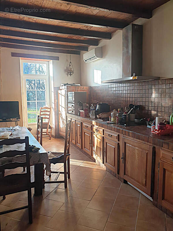 Maison à BARBEZIEUX-SAINT-HILAIRE
