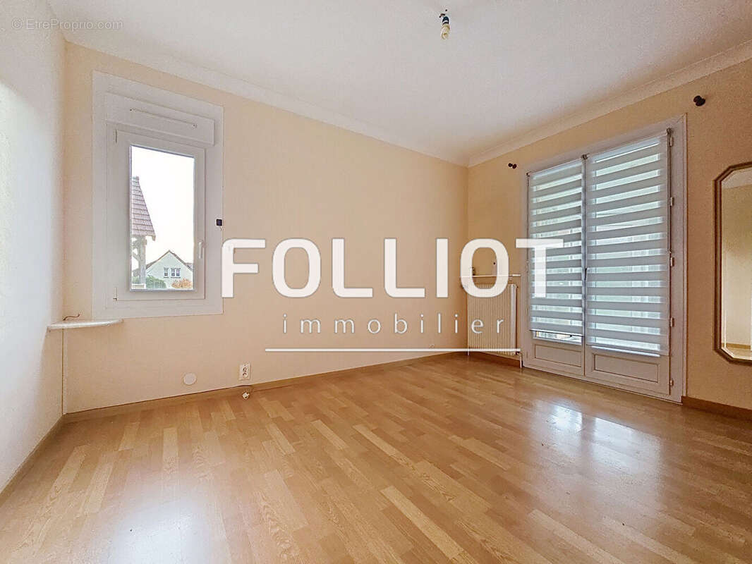 Maison à COLLEVILLE-MONTGOMERY