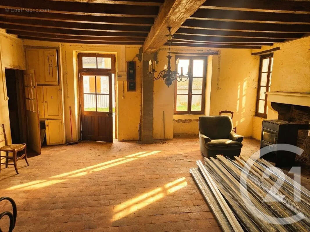 Maison 79 m² à Saint-Bouize  - photo 7