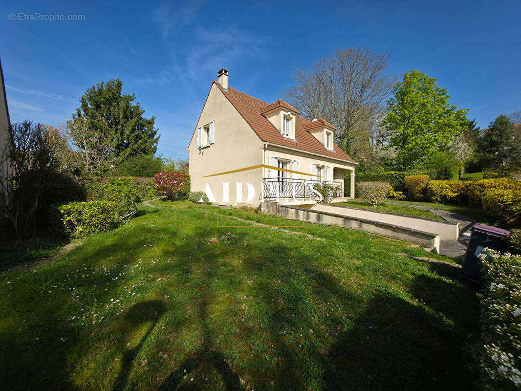 Maison à SAINT-LEU-LA-FORET
