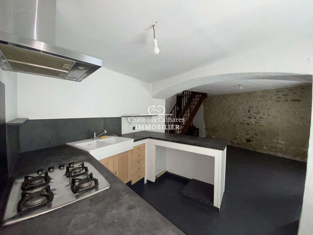 Maison à DUILHAC-SOUS-PEYREPERTUSE