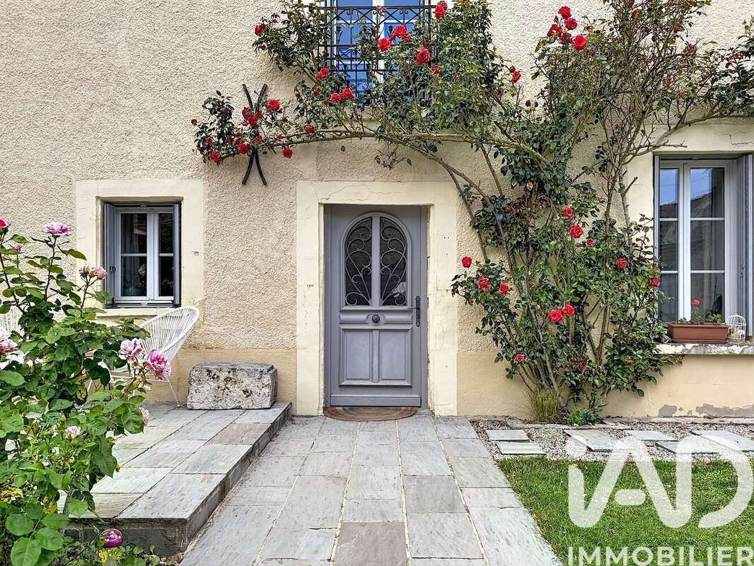 Maison 210 m² à Hermeray  - photo 2