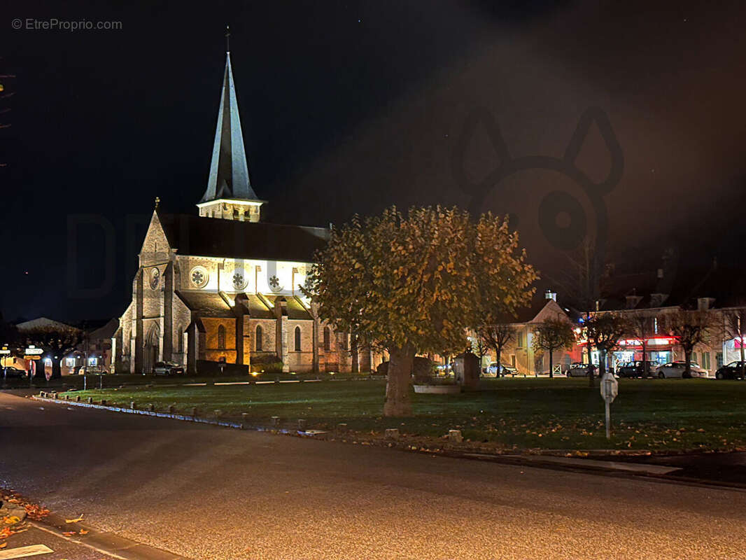 Maison à VILLENEUVE-LE-COMTE