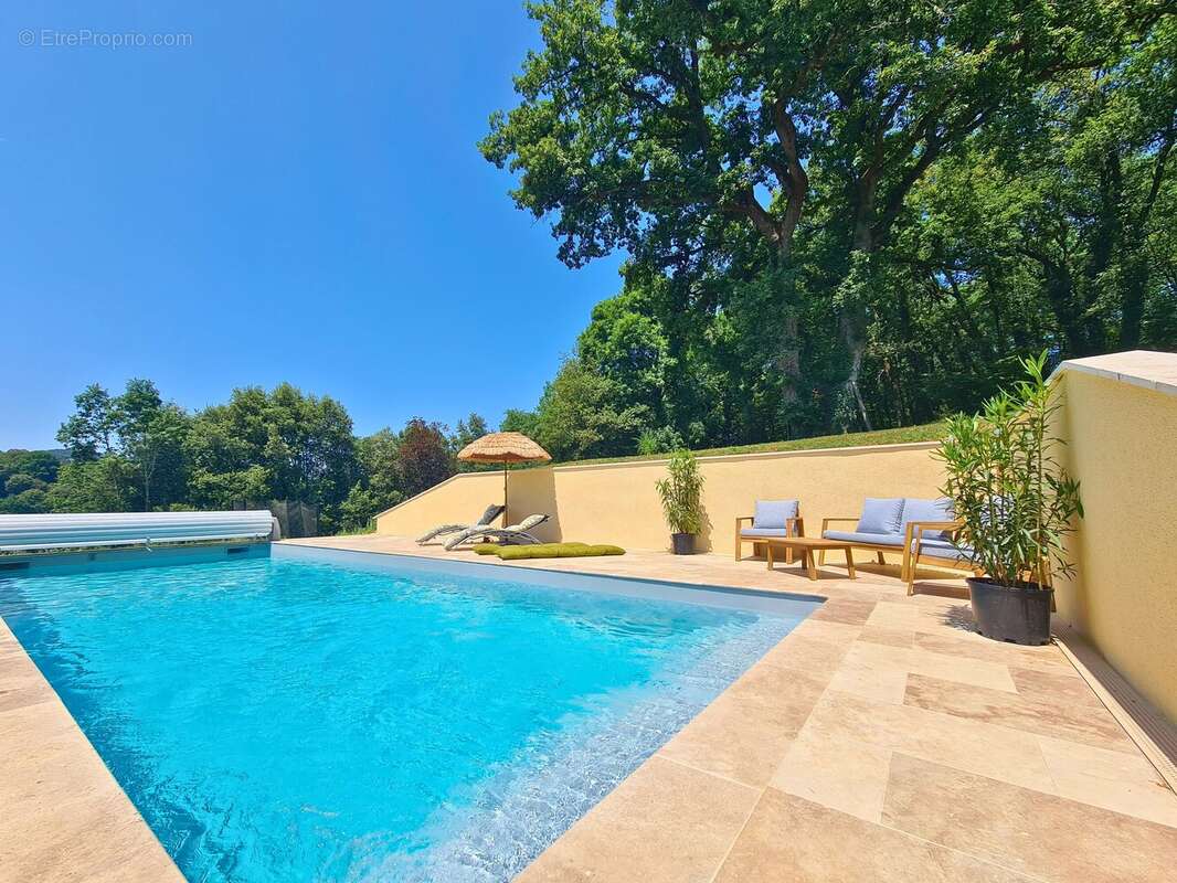 Maison à SAINTE-NATHALENE