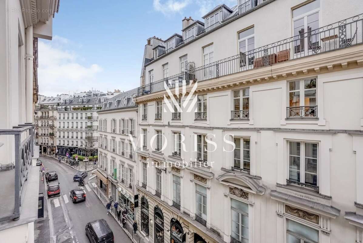 Appartement à PARIS-8E