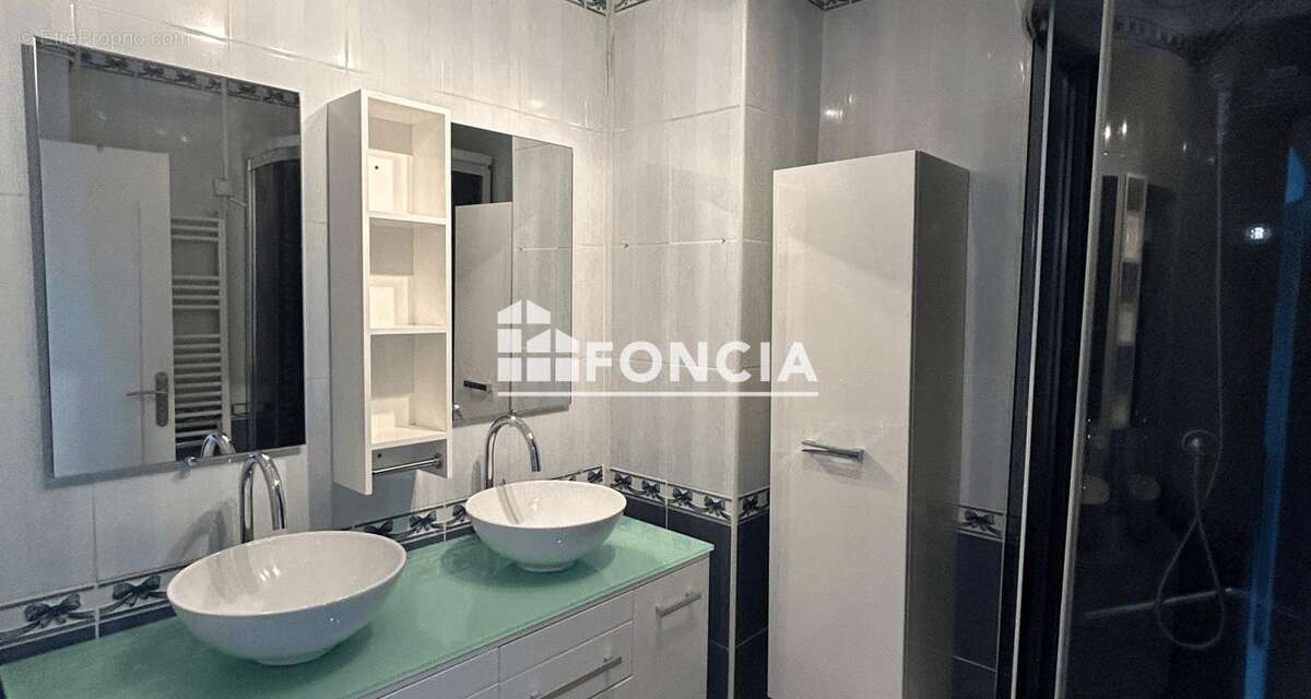 Appartement à BRON