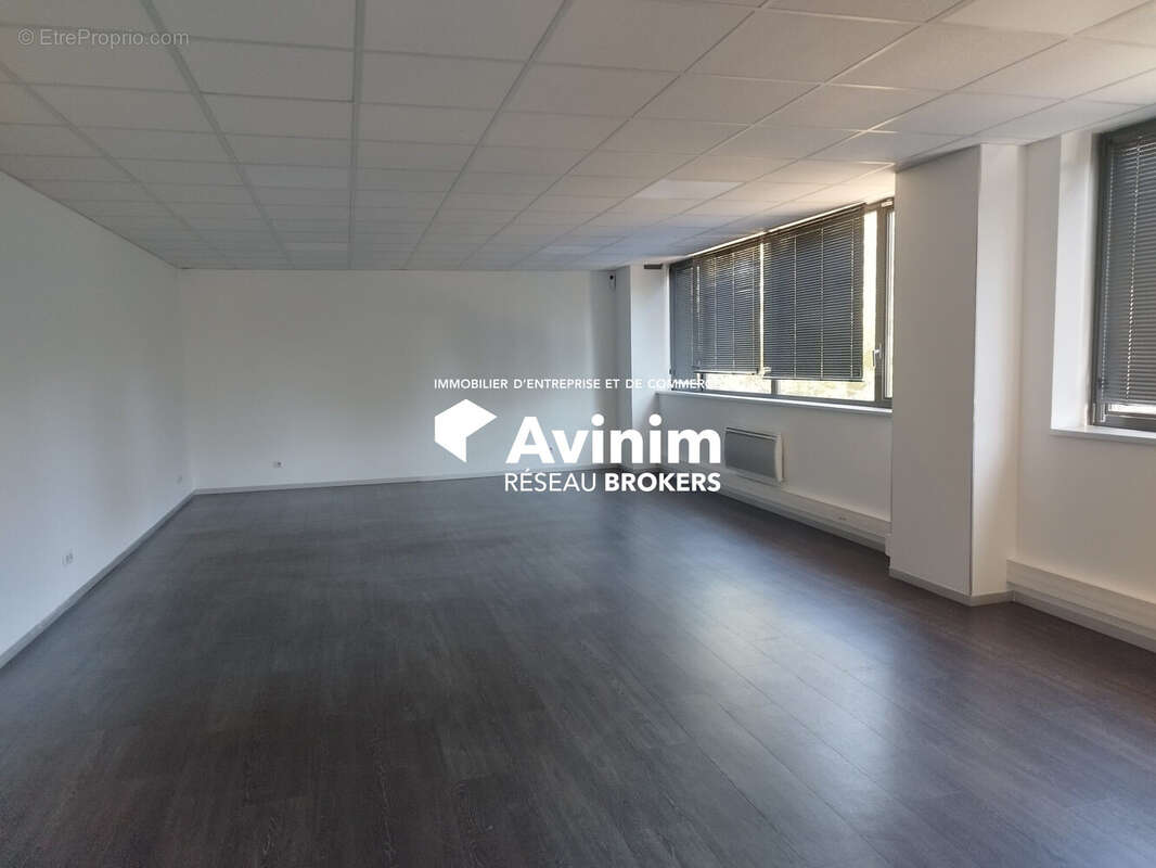 Commerce 70 m² à Amancy  - photo 2