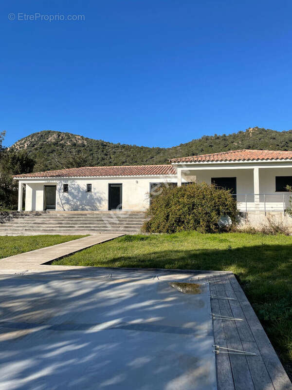 À vendre ? Belle villa avec piscine à quelques minutes de la plage de Fautea - photo 19