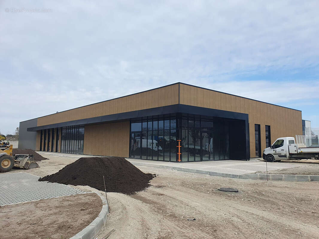 Commerce à SAINTE-EULALIE