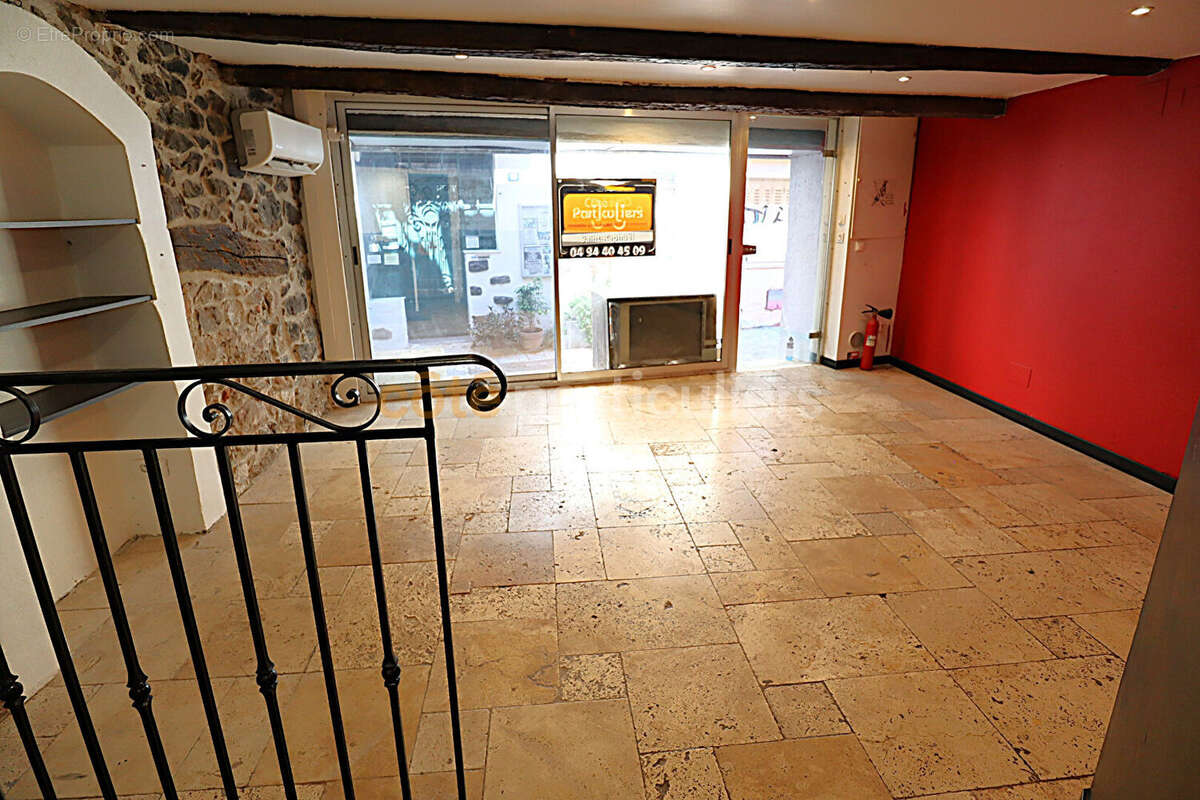 Local commercial Saint-raphaël centre 52 m2 - photo 6