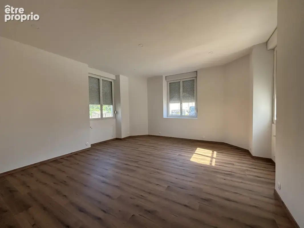 Côte d'Or : Bâtisse bourguignonne de 450m2 dont 260 m2 rénové (plain pied) , annexes, garages sur  4000m2 - photo 34