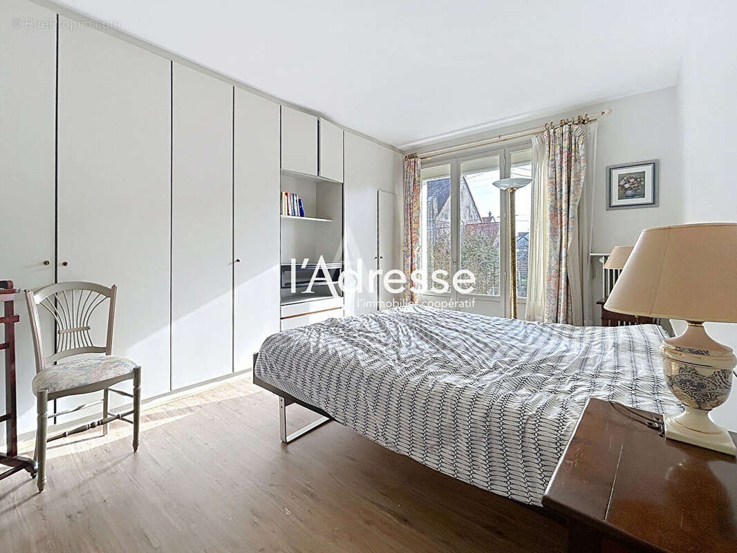Maison 160 m² à rénover - Environnement verdoyant proche toutes commodités - Beau terrain - photo 5