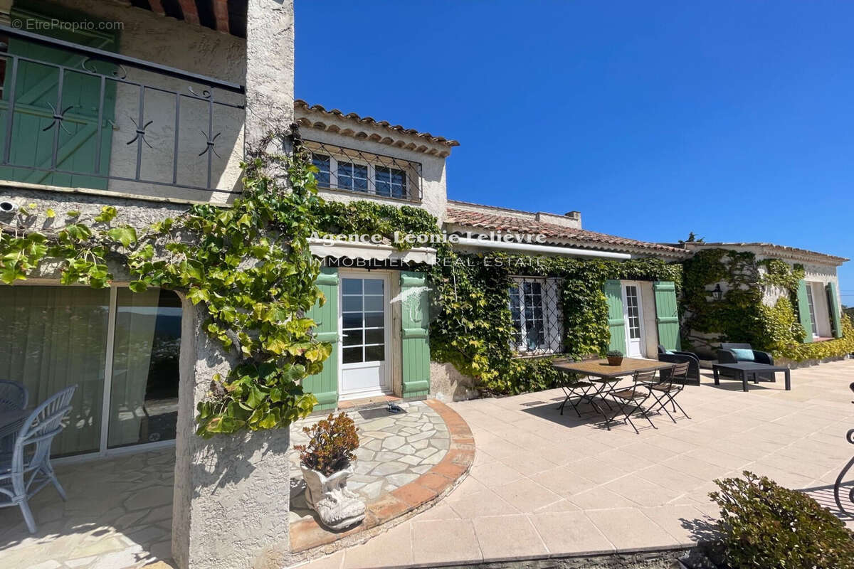 Maison à LES ISSAMBRES