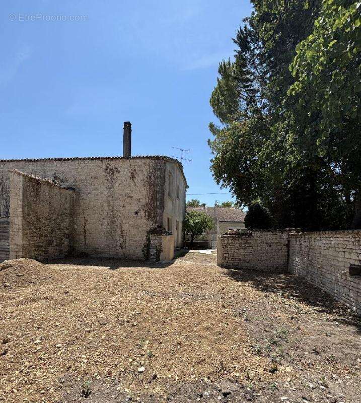 Maison 195 m² à Marsais  - photo 2