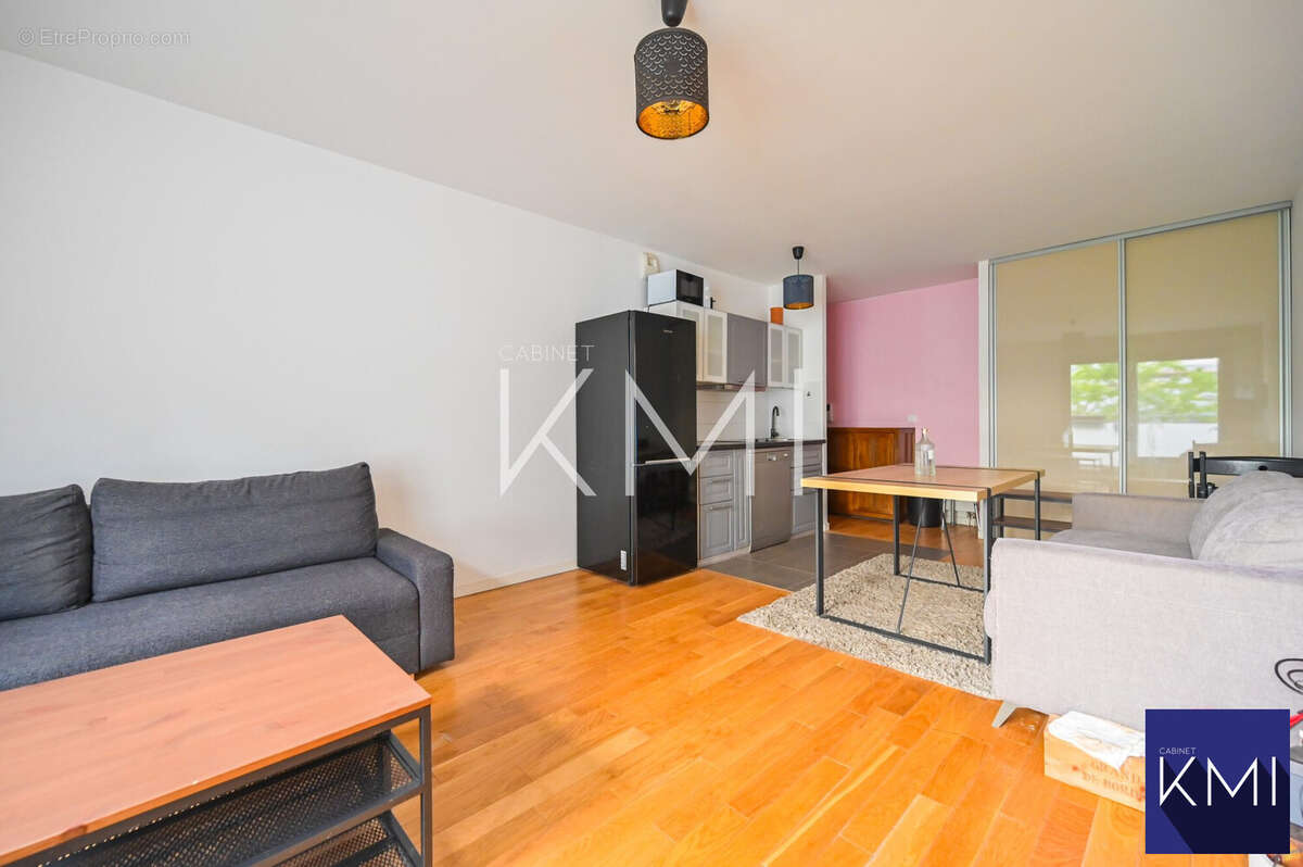 Appartement à PARIS-10E