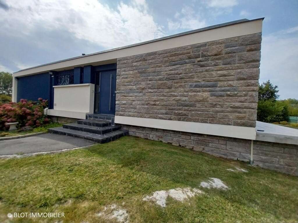 Maison à LE VIVIER-SUR-MER