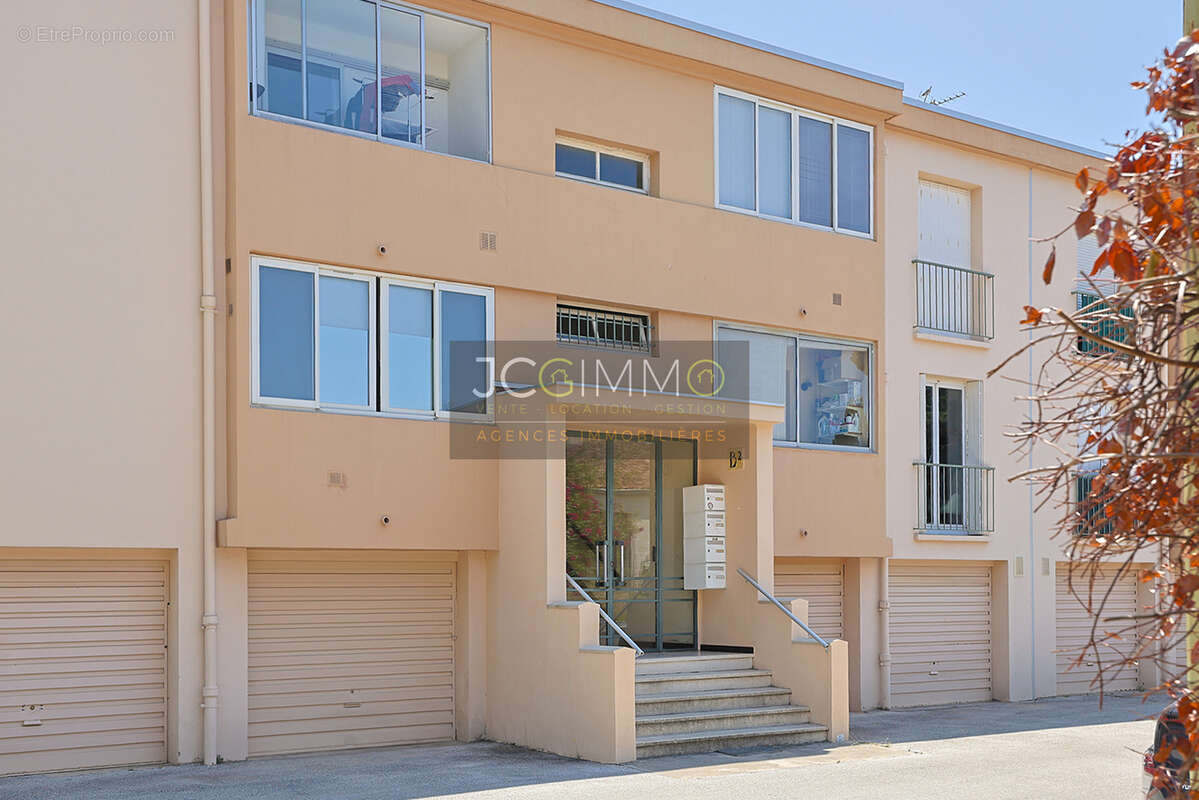 Appartement T3 - 56,05m2 + Garage + Cave (25,6 m2) + Terrasse - Le Pradet 'Les Gravettes' - photo 19