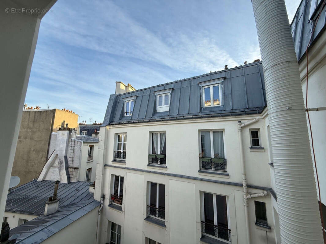 Appartement à PARIS-18E