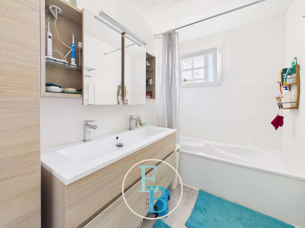 Maison à LE MESNIL-PATRY