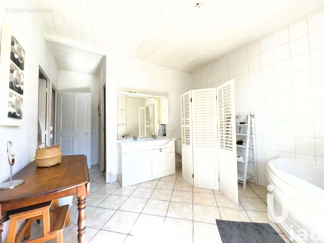 Photo 8 - Maison à SAINT-VICTOR-DE-CESSIEU