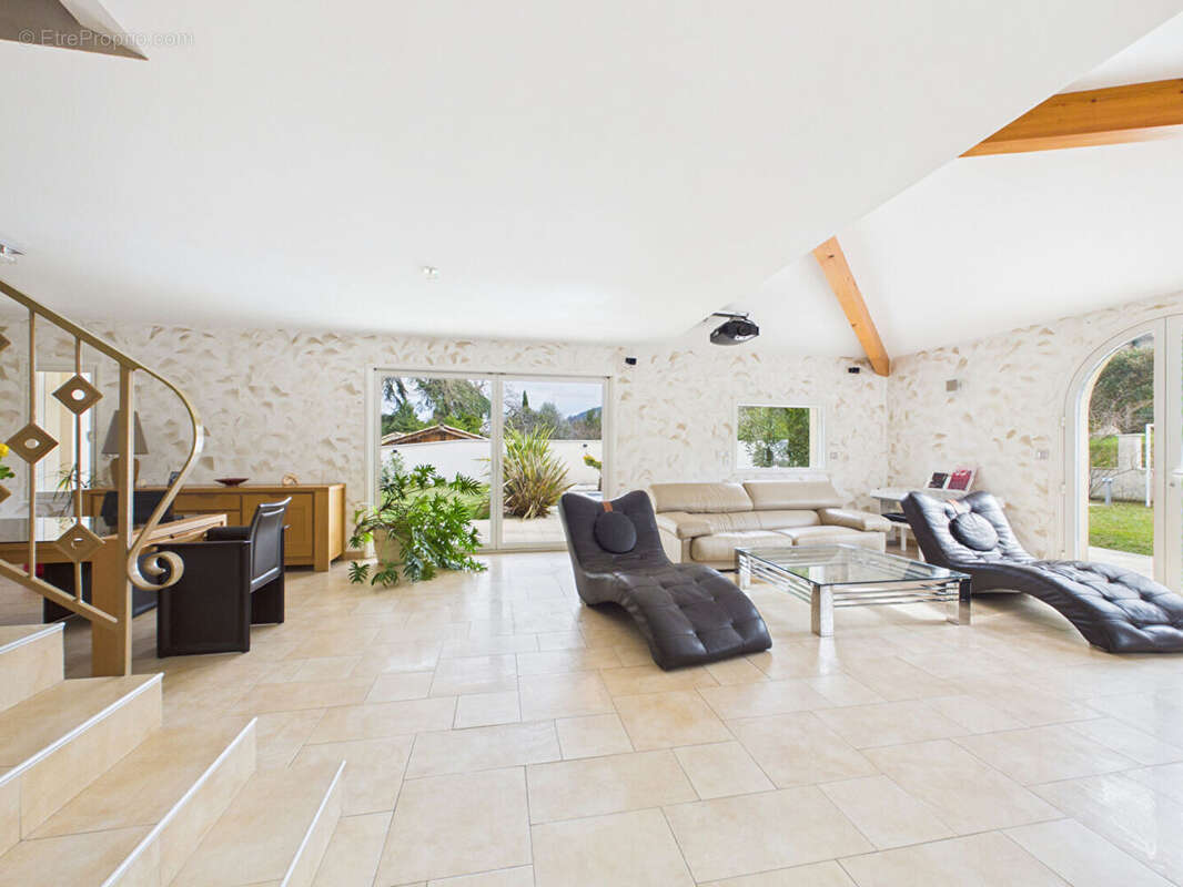 Maison à TOURNON-SUR-RHONE