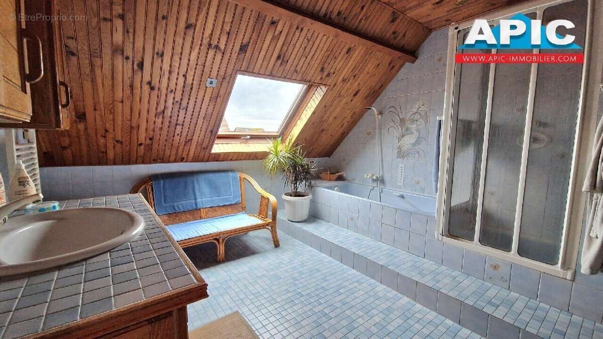 Maison à LE THILLAY