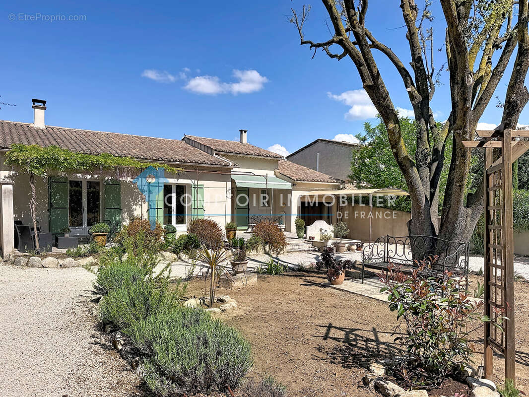 Maison à MAUBEC
