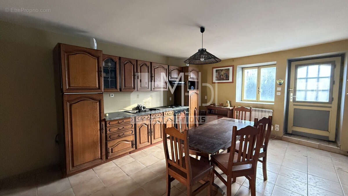 Maison à MONTREVEL