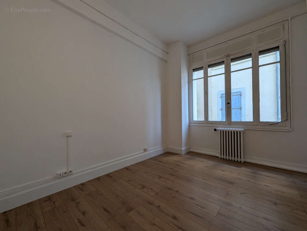 A vendre - beziers centre ville - appartement t3 de 72 m2 - photo 7