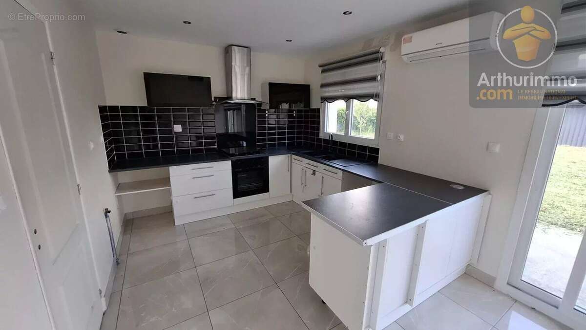 Maison à SAINT-JEAN-DE-LA-RUELLE